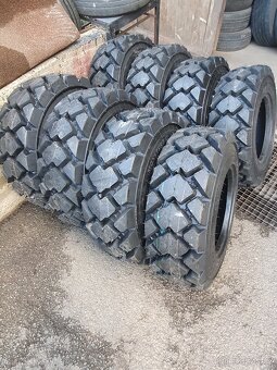 Pneu 10,0 / 75 - 15,3...14 platen - 14