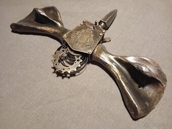 STEAMPUNK RECYCLE ART - 14