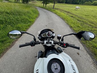 Triumph speed triple 1050 - 14