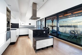 Prodej patrového rodinného domu se zaradou v Třemošné, 1270m - 14