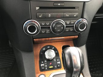Land Rover Discovery 3,0 HSE LUXURY - 14