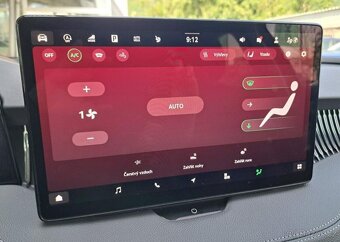 Škoda Superb 2,0TDI 142kW 4x4 DSG Laurin&Kl - 14