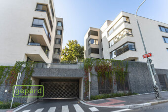 Pronájem bytu 2+kk/lodžie, garážové stání v novostavbě Holeč - 14