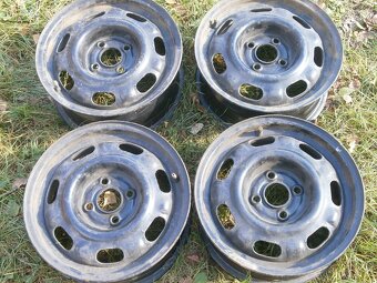 4xPlechové disky na SUZUKI SPLASH velikost 14tky cena: 200kč - 14