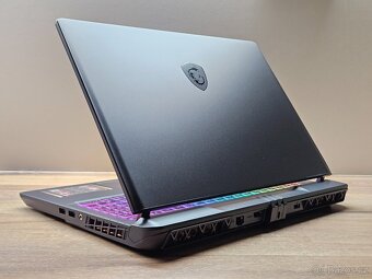 RTX 5070 Ti 12GB_MSI VECTOR 16 HX AI_U7-255HX_16GB_240HZ - 14