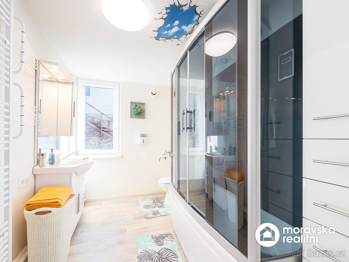 Prodej rodinného domu 3+1 + příslušenství v klidné části Mir - 15