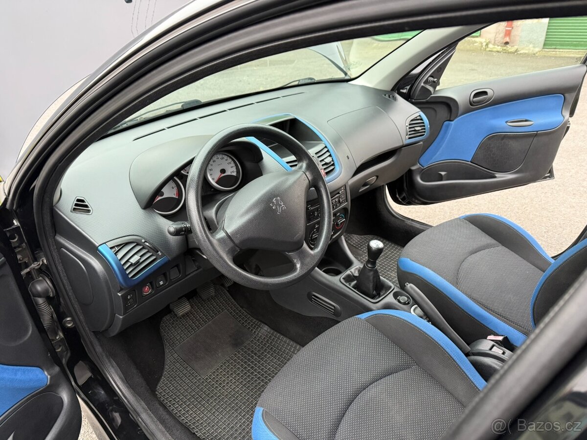 Peugeot 206+ - 15
