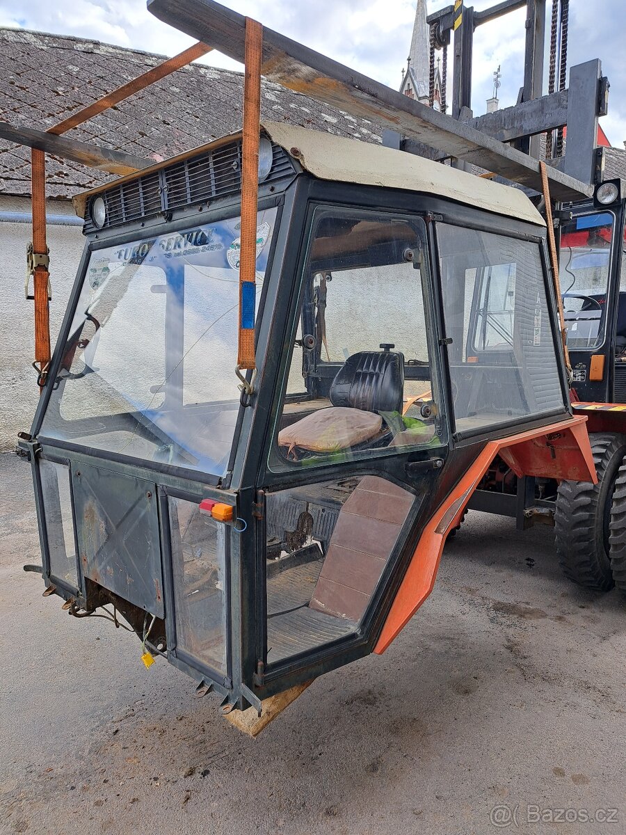 Zetor uřI kabina i rám kabiny s blatníky. - 15