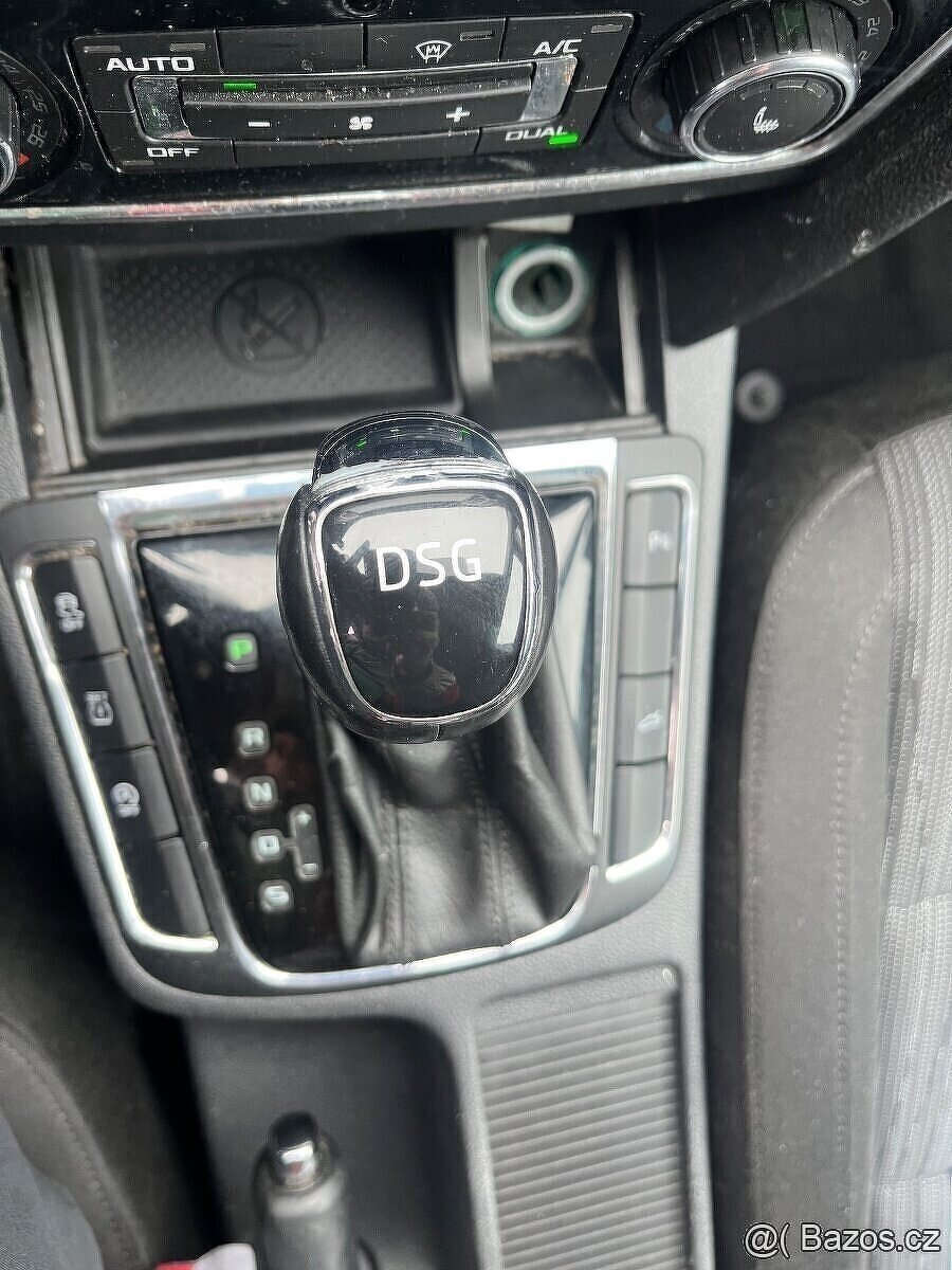 Škoda Superb 2 facelift 2014 125kW DSG Elegance - 15