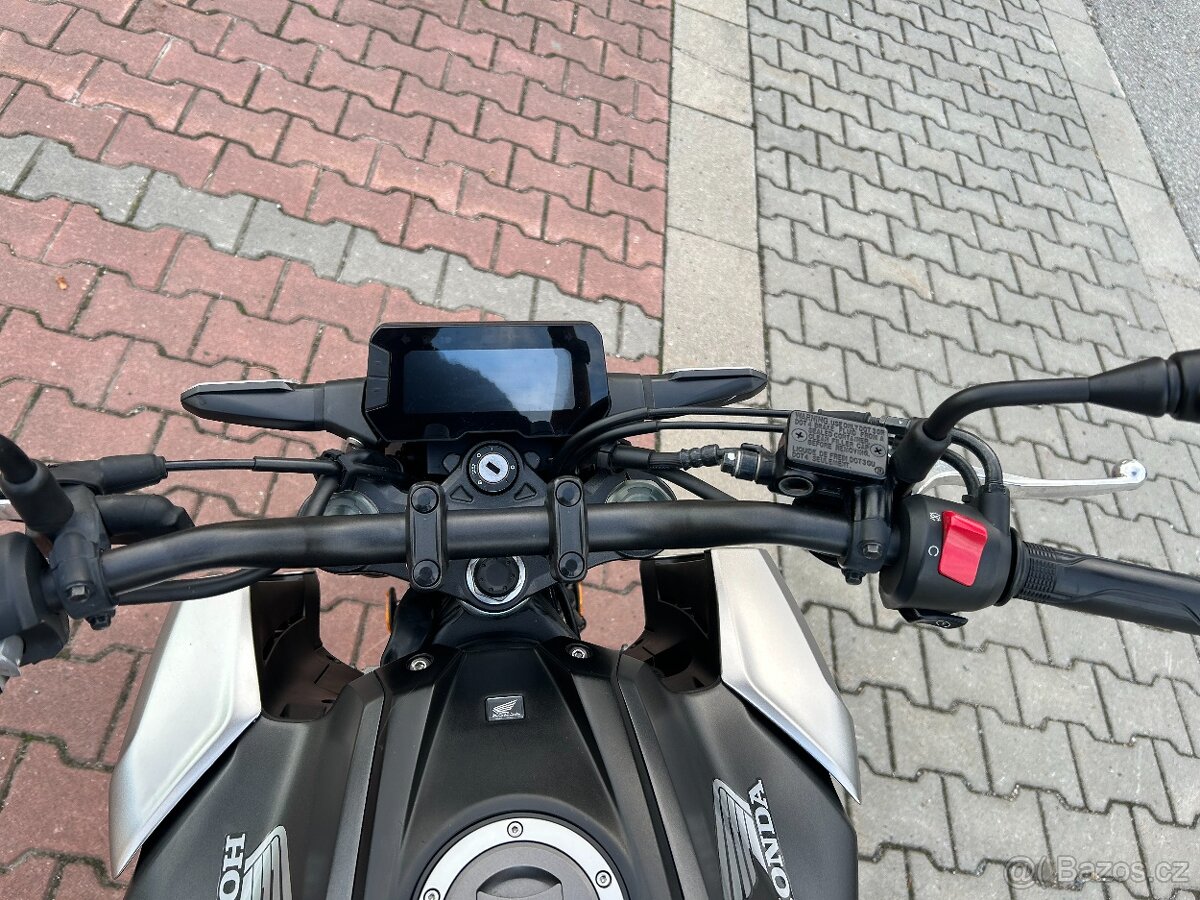 Honda CB 125 R 2021 - 15