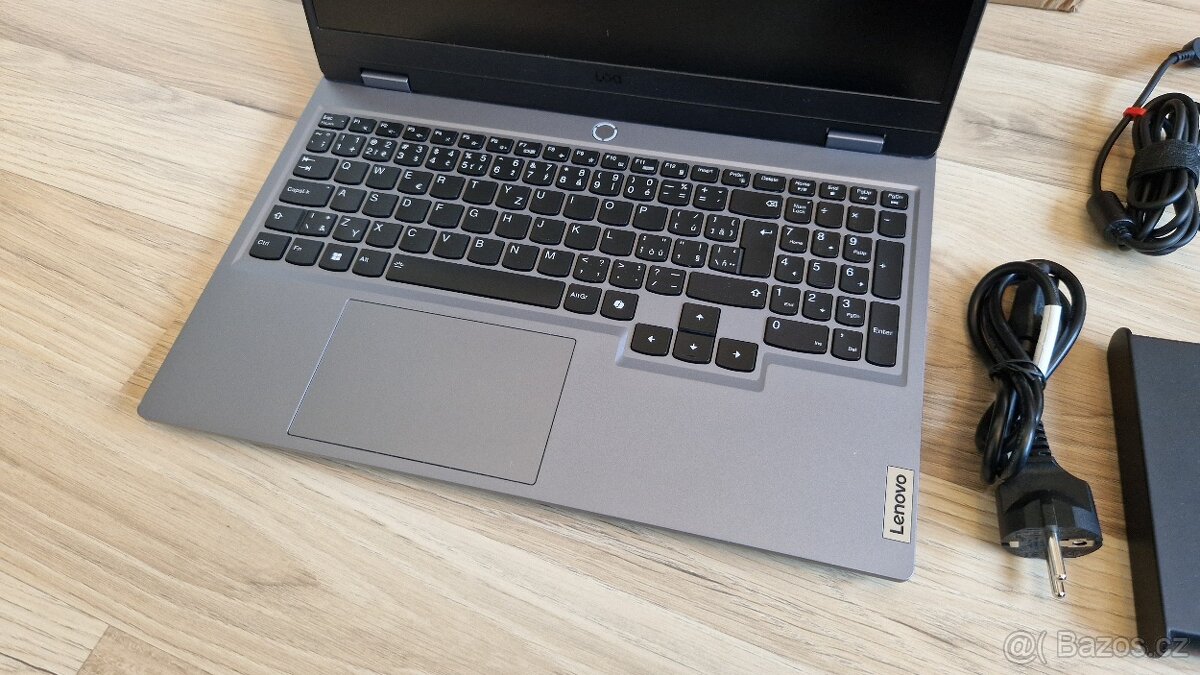 Lenovo LOQ 15IAX9 i5 - 12450HX - 15