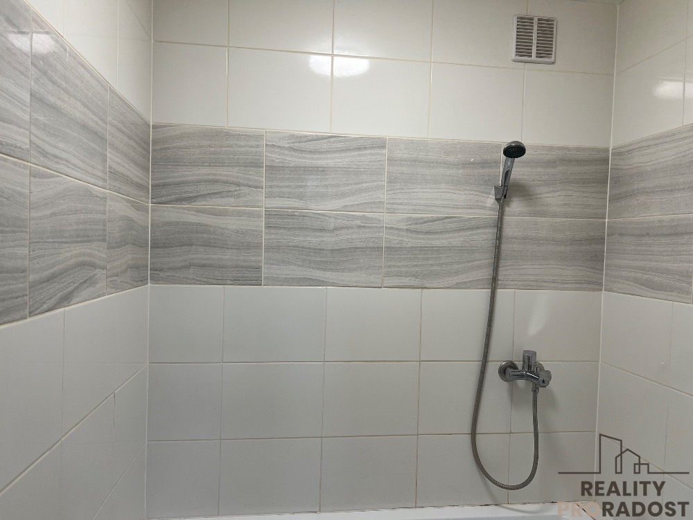 Nabízím k prodeji byt 3+1/L , byt 3+1 sídliště Mojžíř - 15