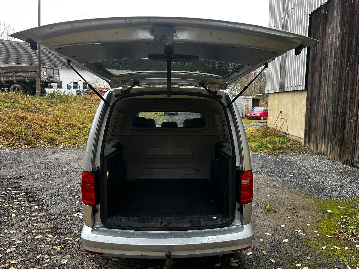 Volkswagen Caddy Maxi 2.0 TDi 5 míst Rok 2018 2X Šoupačky - 15