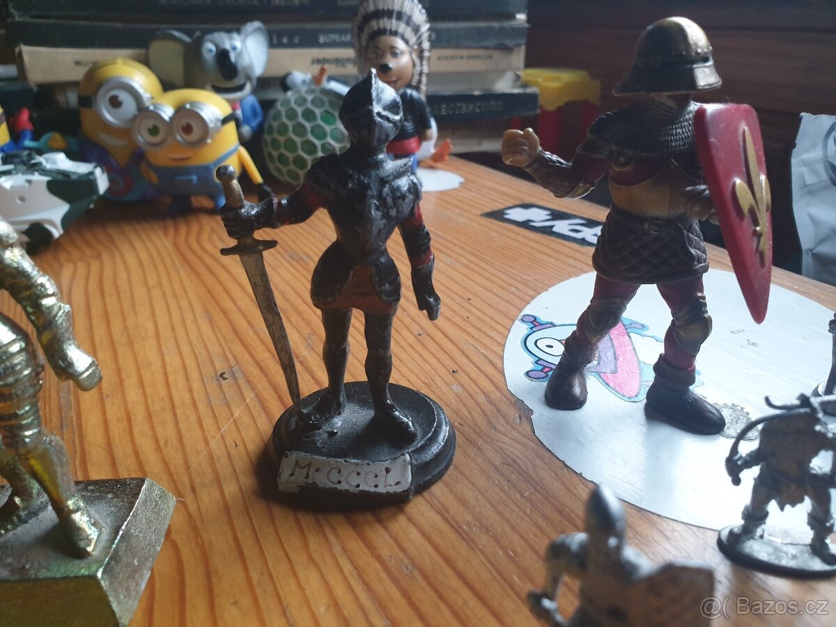 Vláčky vojáčci, figurky... - 15