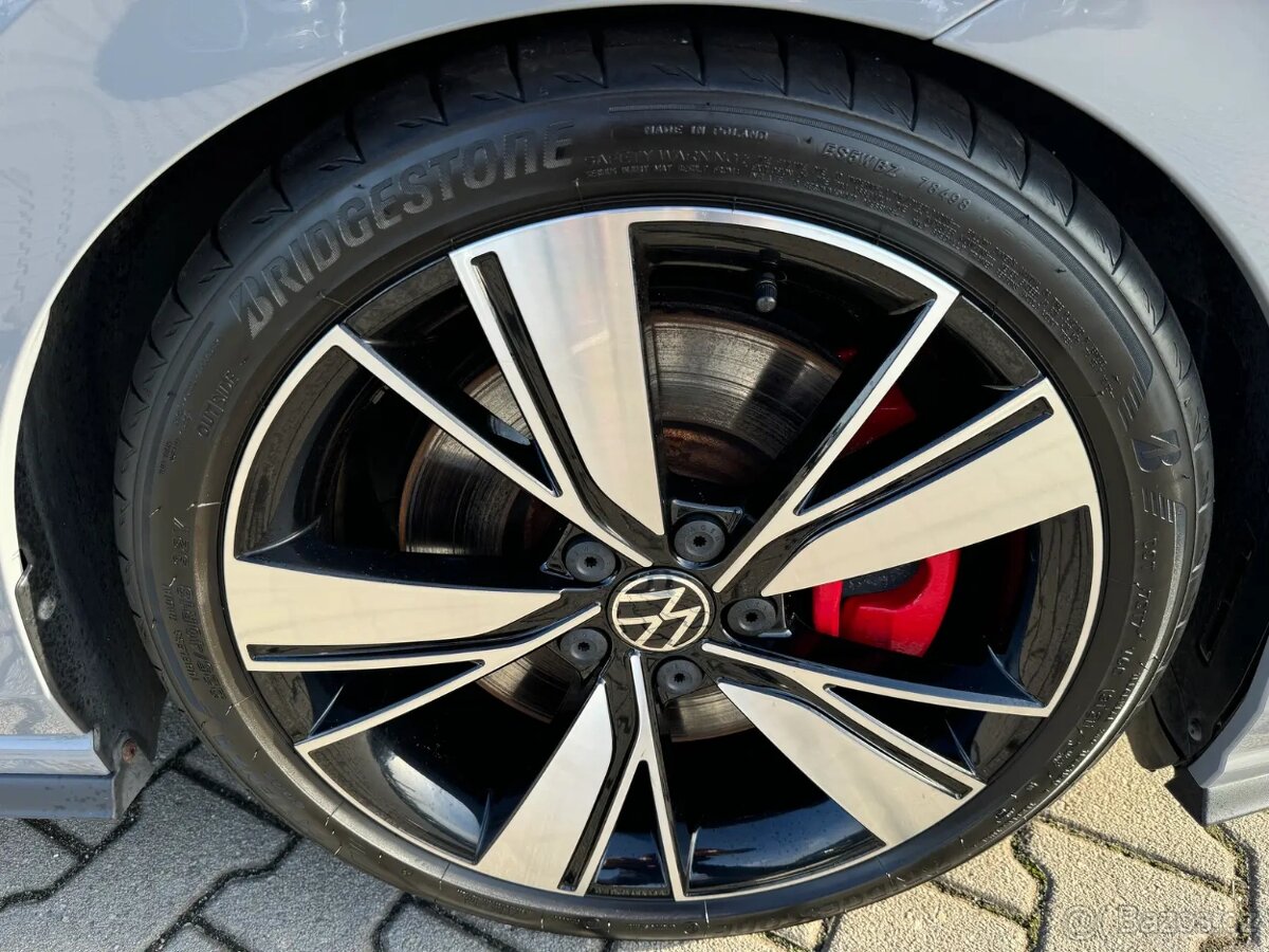 Volkswagen Golf VIII GTE TSI 180kw/kamera/LED/virtual/ACC - 15