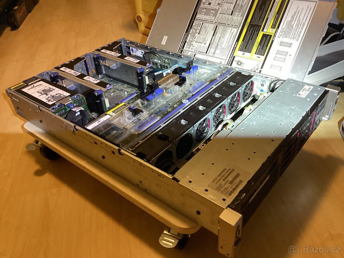 Server HP ProLiant DL380p Gen8 - Xeon E5-2690@2,90 GHz, 64GB - 15