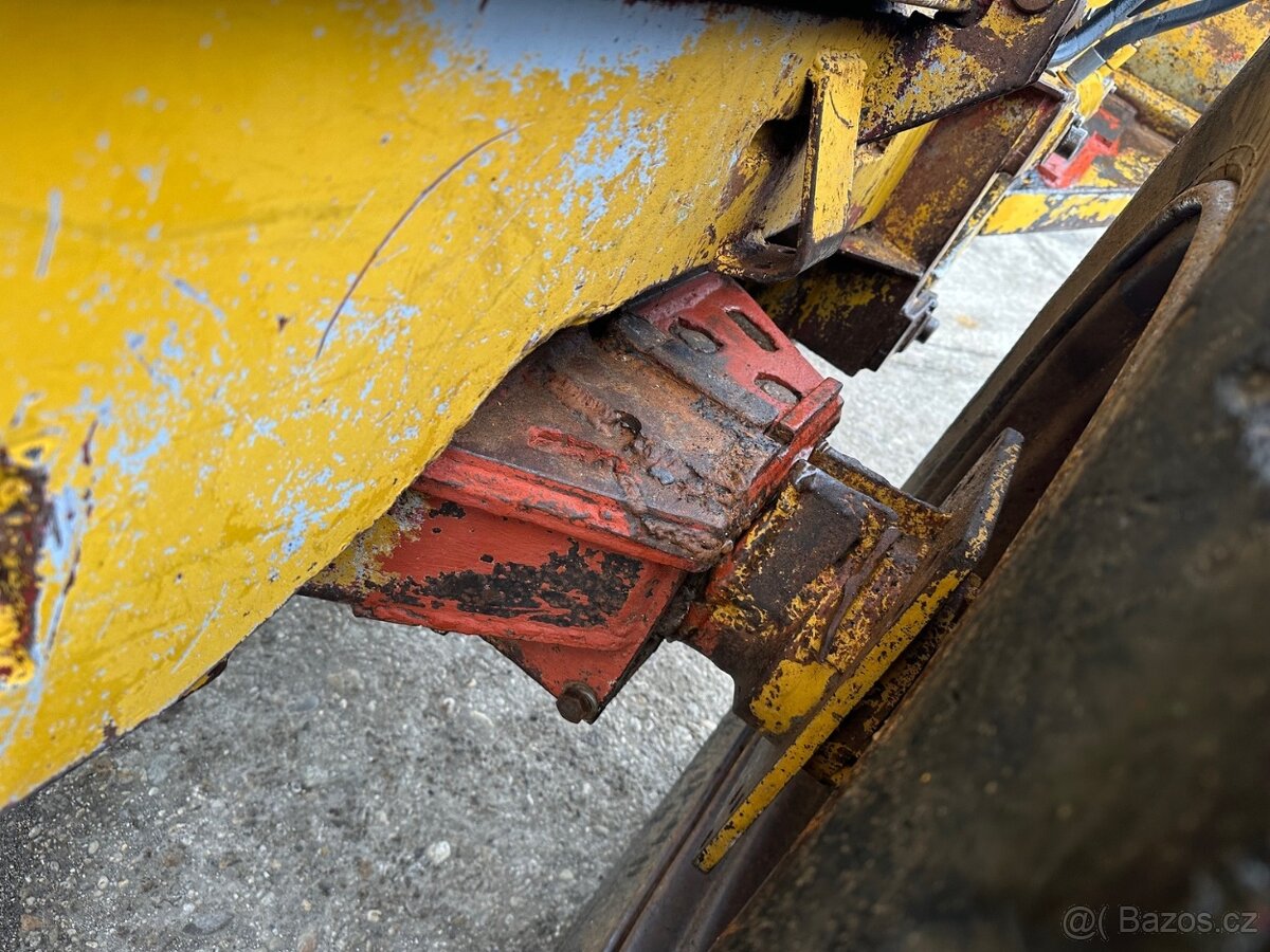 LKT 81 1982 VIN 1317 - 15