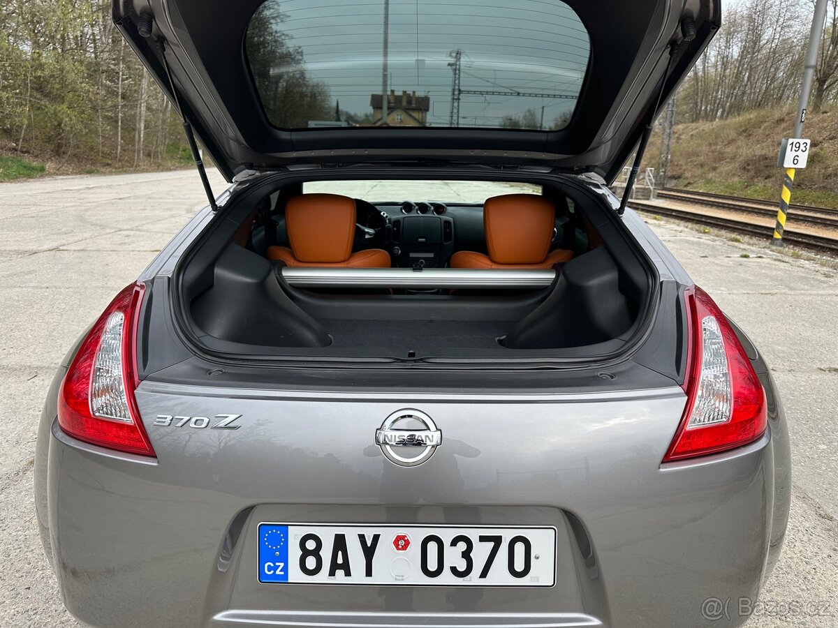 Nissan 370z - 15