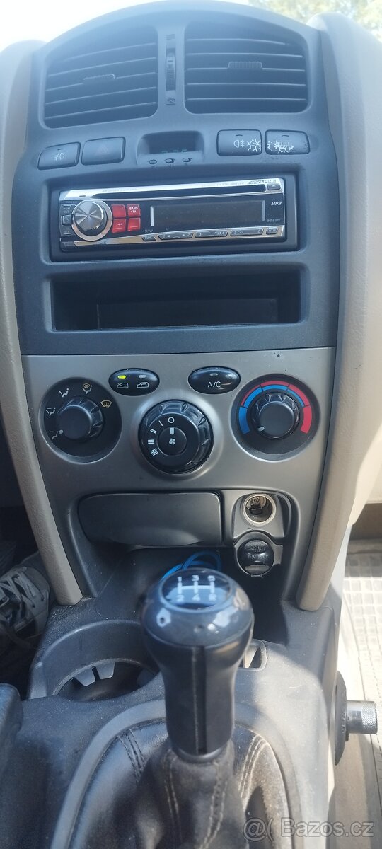 Hyundai Santa Fe 2,4i 4x4 - 15