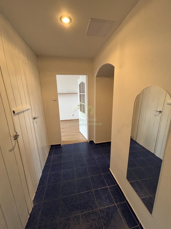 Plzeň – prodej cihlového bytu 3+kk s prostornou šatnou, komo - 15