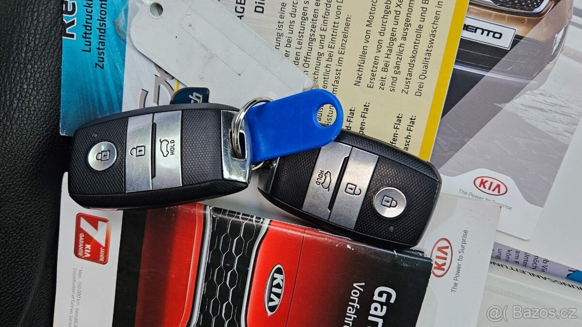 KIA Sorento 2.2 CRDI 16V 147 kW Premium 4x4 automat serviska - 15