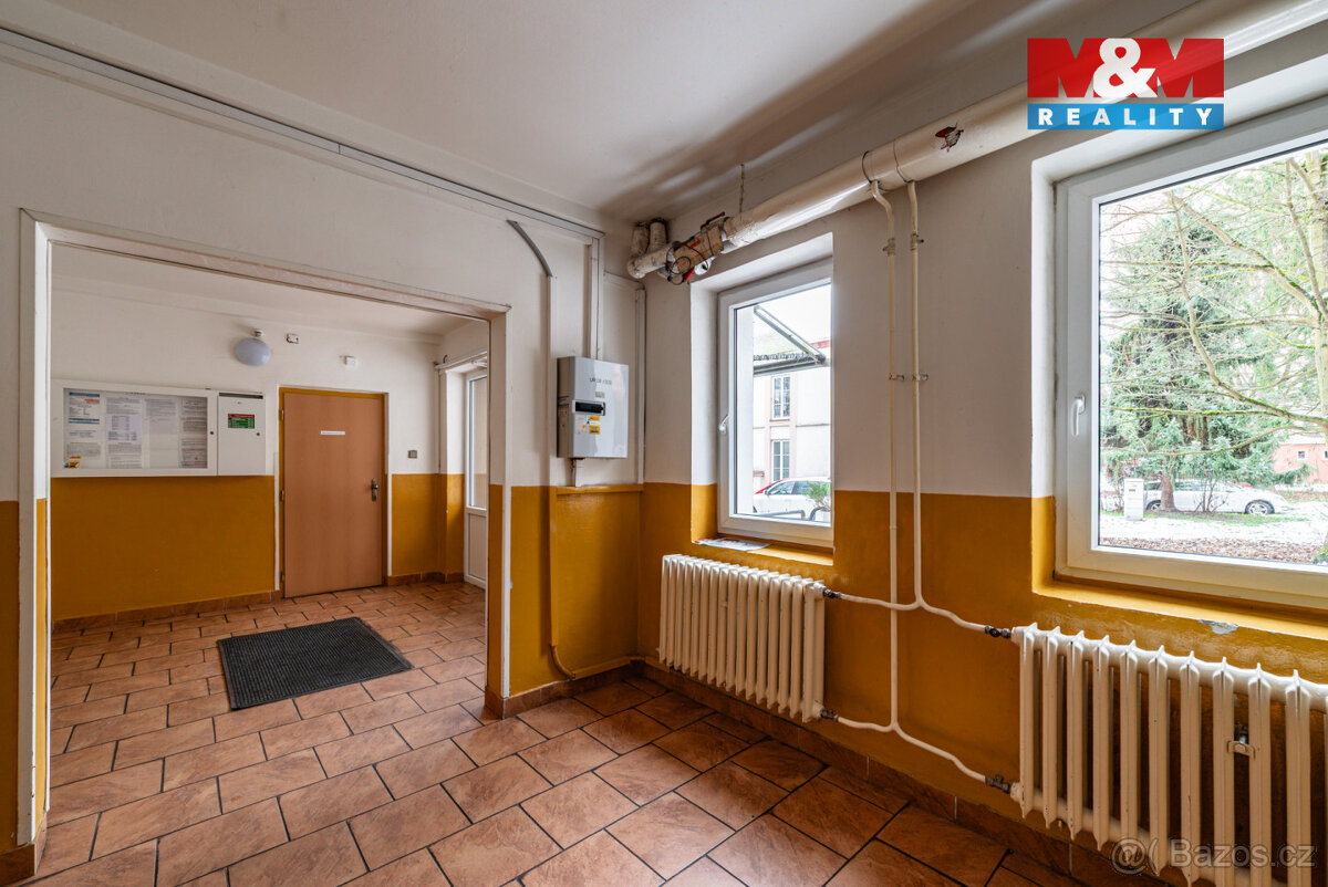 Pronájem bytu 3+1, 45 m², Karlovy Vary, ul. Krymská - 15