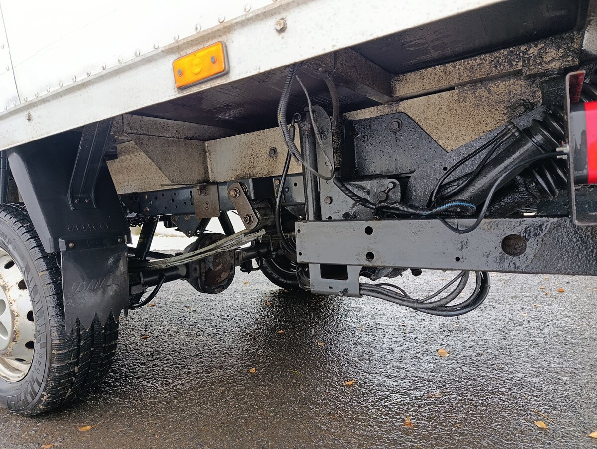 IVECO DAILY SKŘÍŇ S ČELEM 2011 - 15