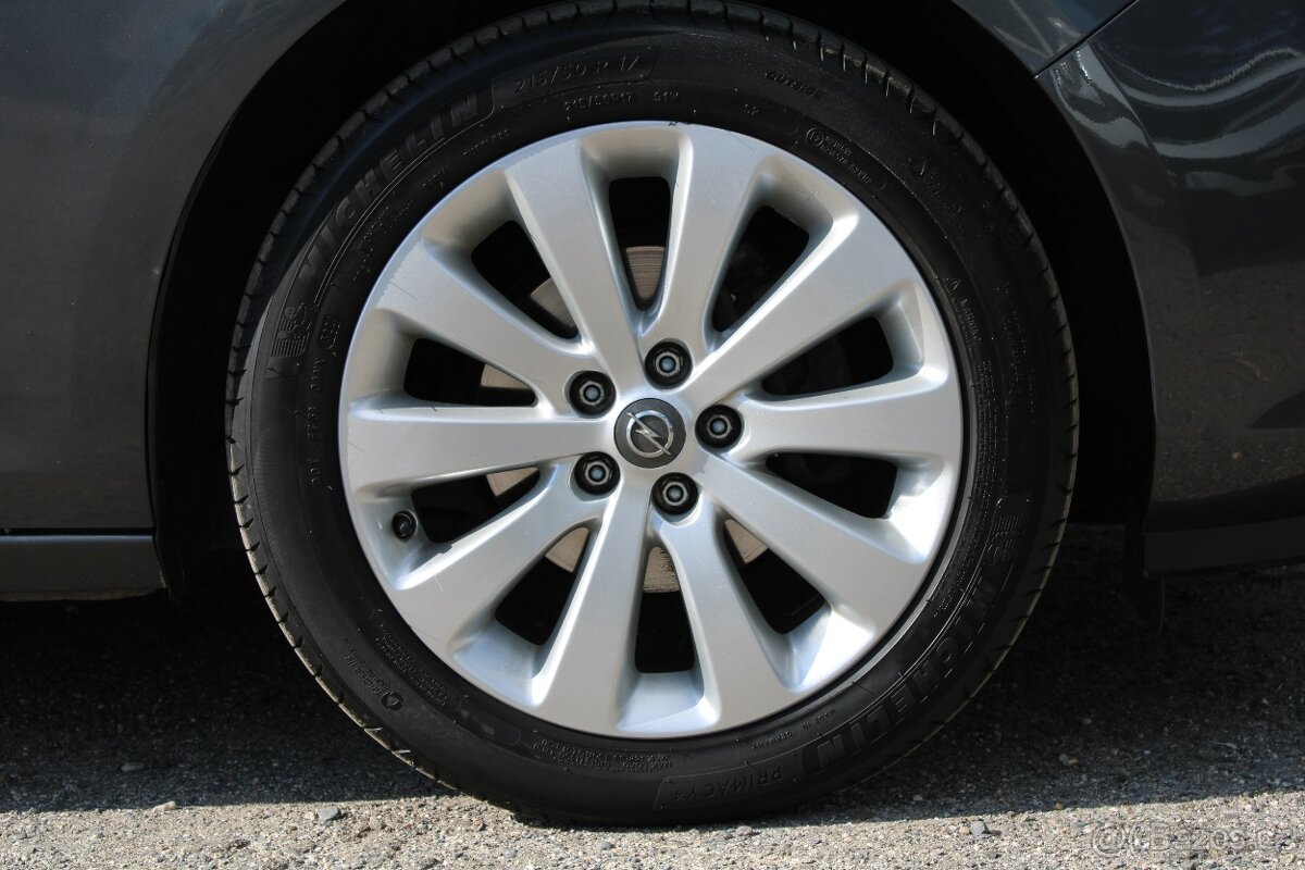 Opel Astra 1,4 T NOVÉ V ČR,1.MAJITEL,2010 - 15