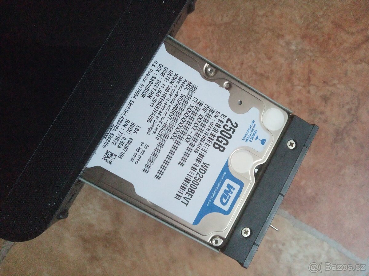 Prodám 2x dotykový mini PC tablet v jednom+led mini dataproj - 15