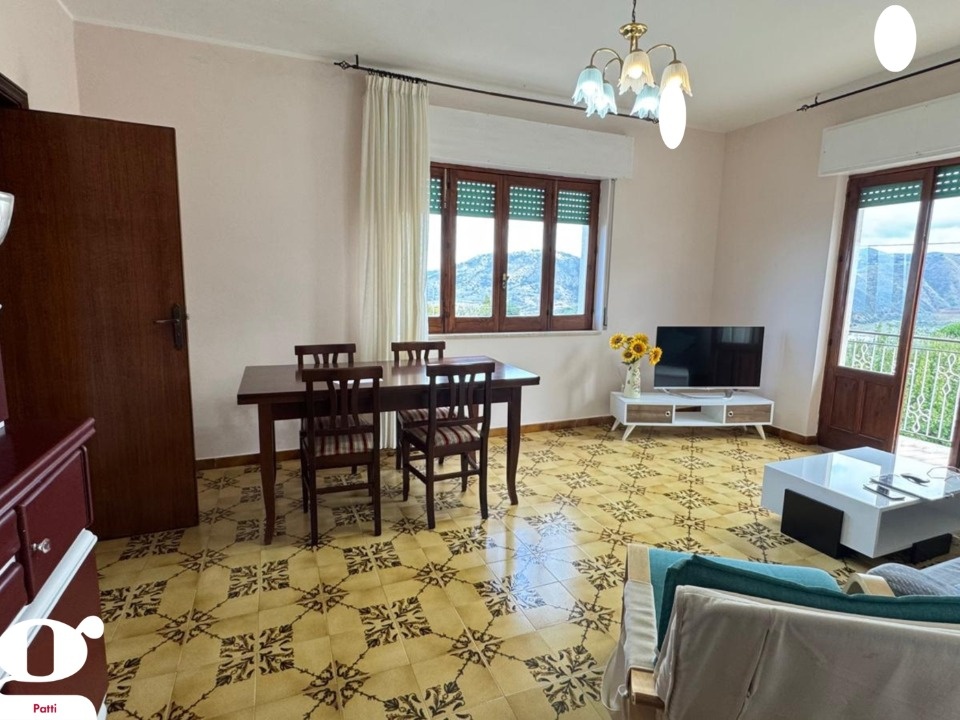 Prodej komfortního zař. bytu 4+1, 120 m2, Patti, Sicílie - 15