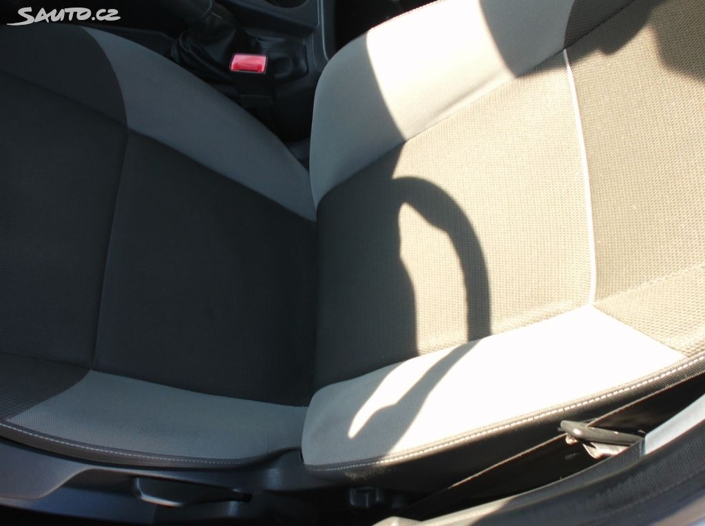 Ford Focus 1,6 16V kombi PDCvyhř.sklo,servisFORD,101tis.km - 15