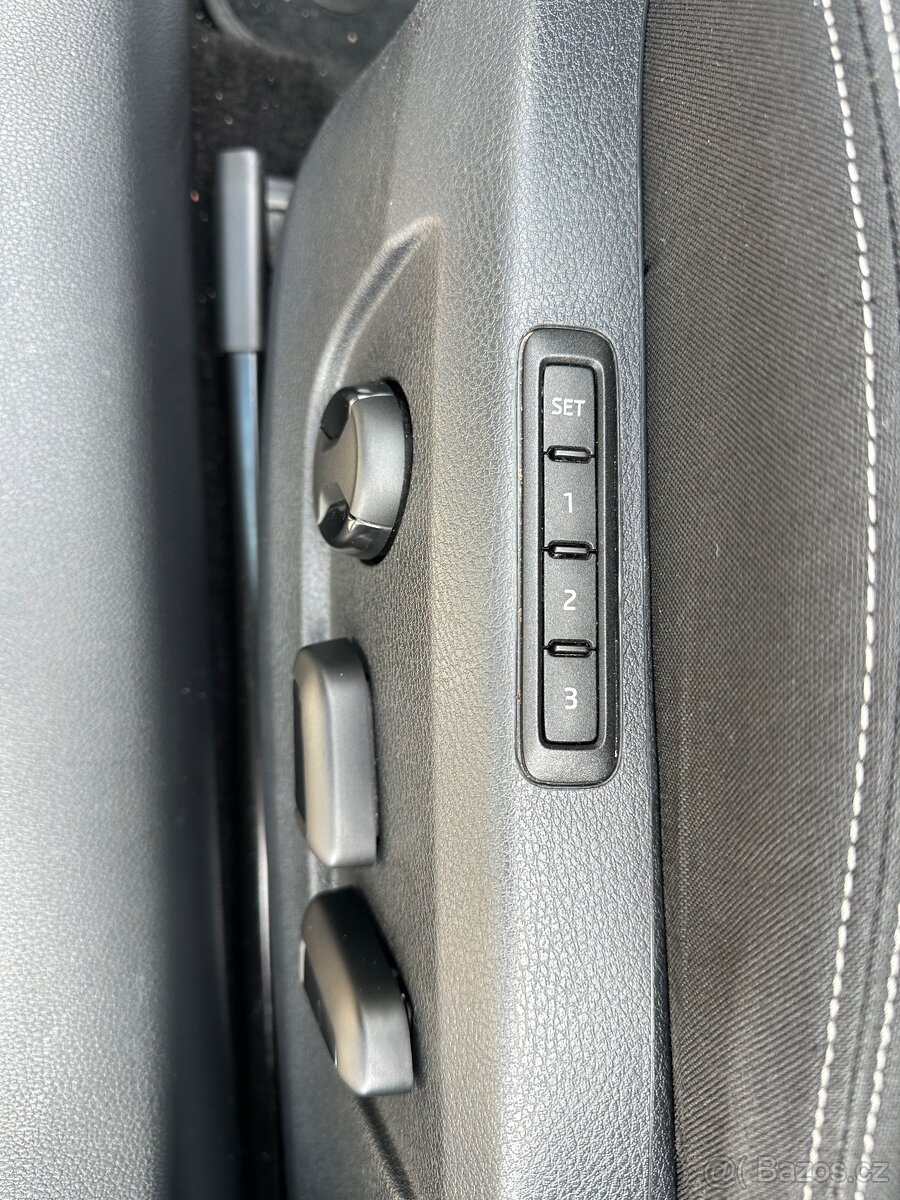 Škoda Superb 2.0Tdi 110kw style Dsg 1 majitel 2021 - 15