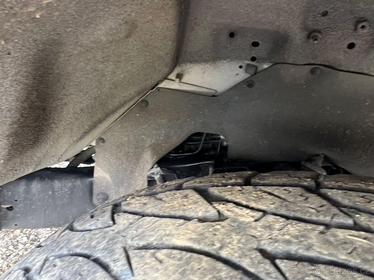 Navara NP 300 2.5 TD BEZ KOROZE - 15