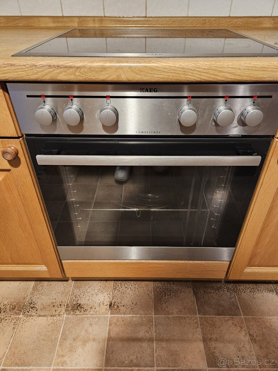 Masivní kuchyňská linka z Německa se spotřebiči - 15