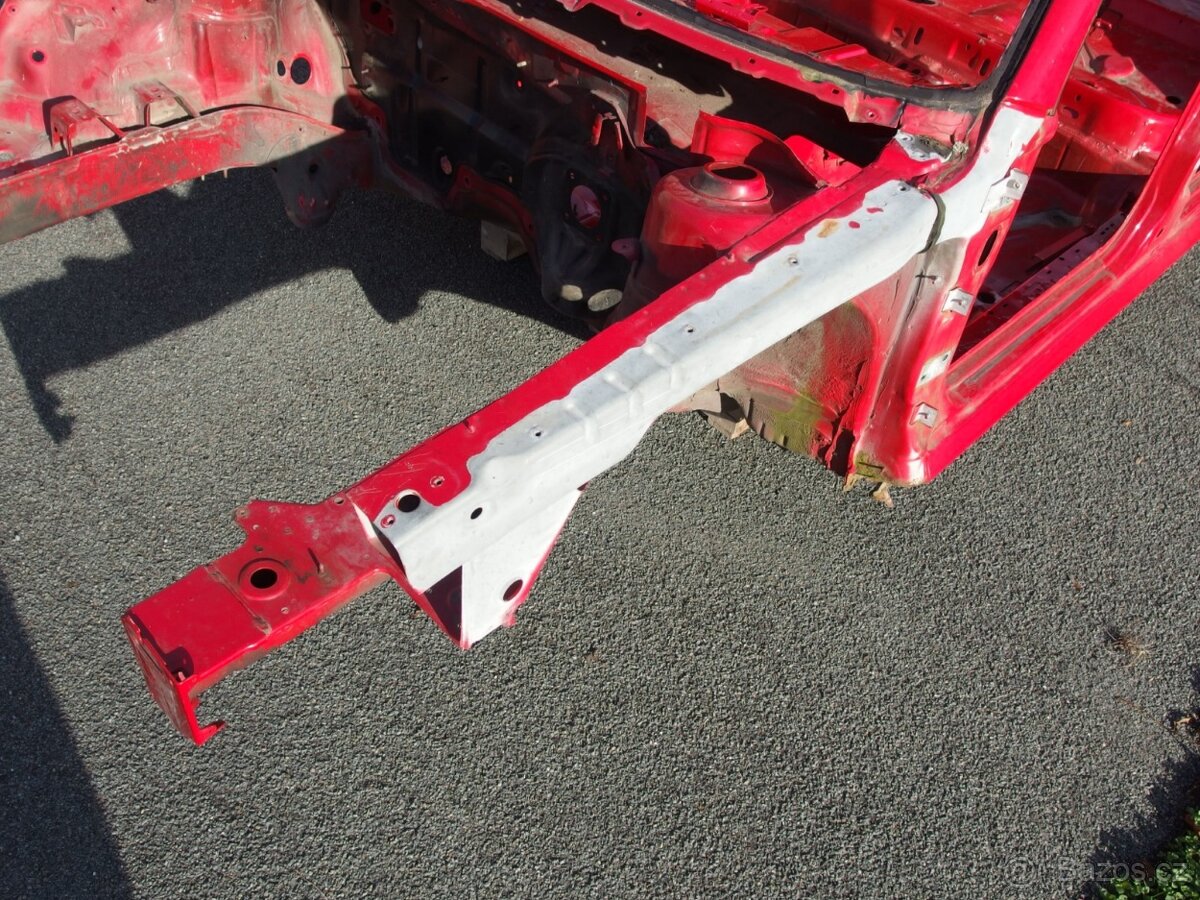 Havarovaná karoserie Škoda Octavia I hatchback - 15