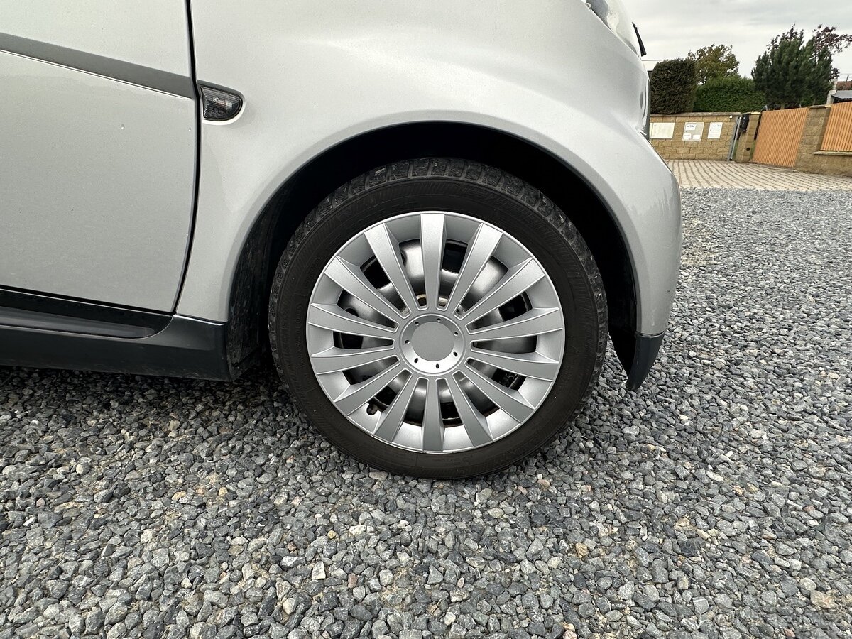 Smart Fortwo 1.0 benzín AUTOMAT 2012 - 15