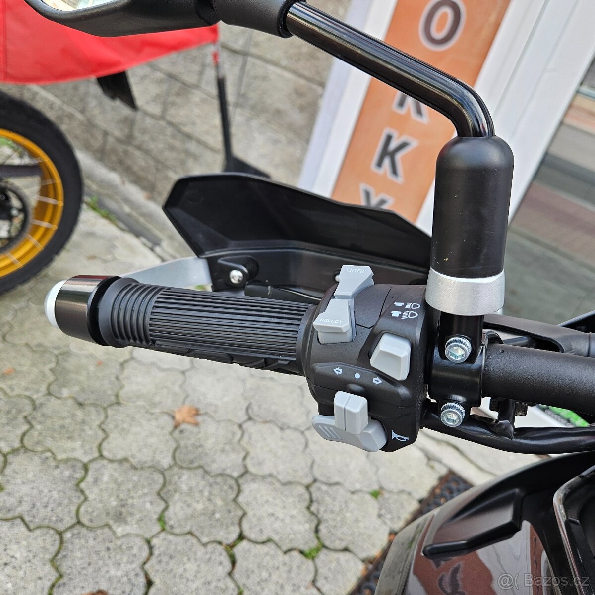 Benelli TRK 702,1. maj.,padací rám,ABS,topcase,ČR - 15