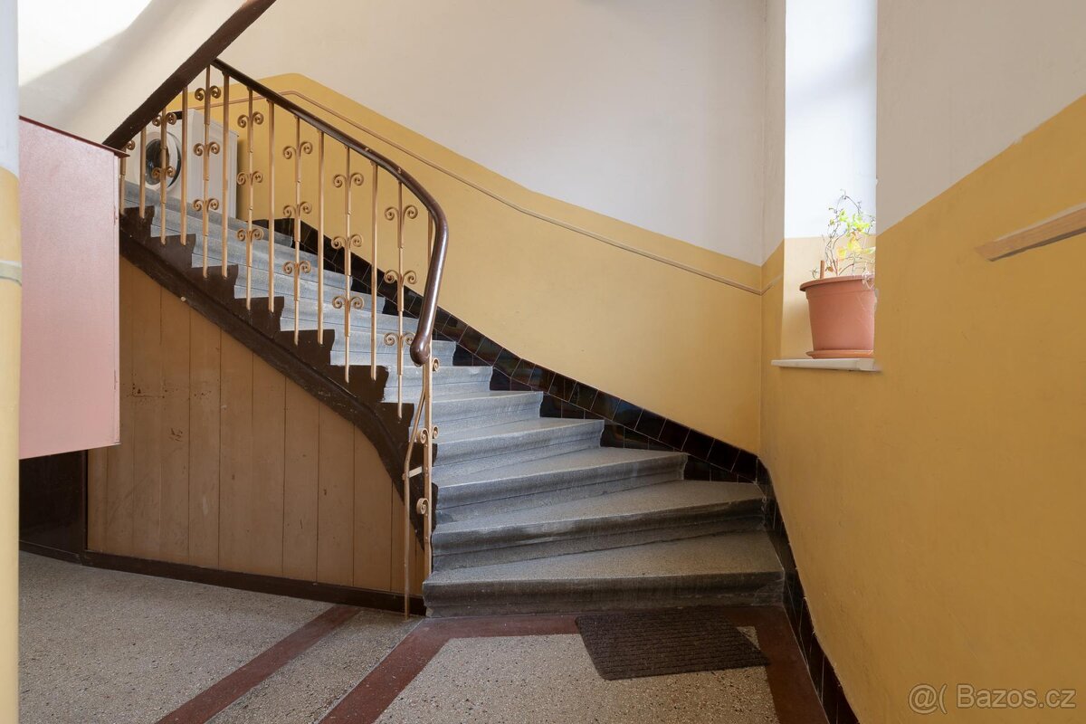 Prodej bytu 4+1 (139m2) s garáží a zahradou, ul. Poděbradov - 15