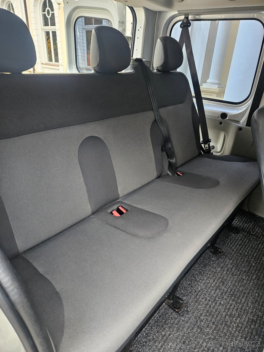 Renault Trafic Passenger 2.0 dCi 66 kW 2013, 9 míst ODP. DPH - 15