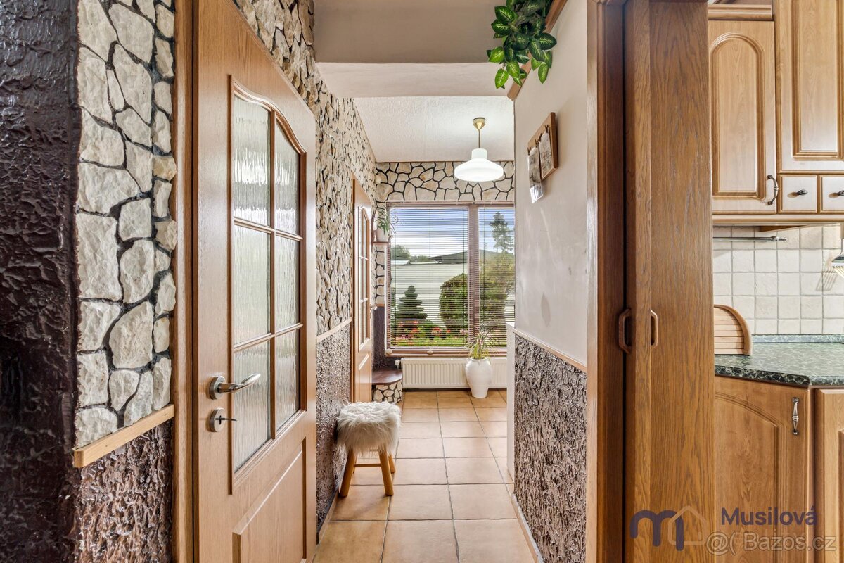 Prodej rodinného domu 126 m2 a zahradou 1344 m2 - 15