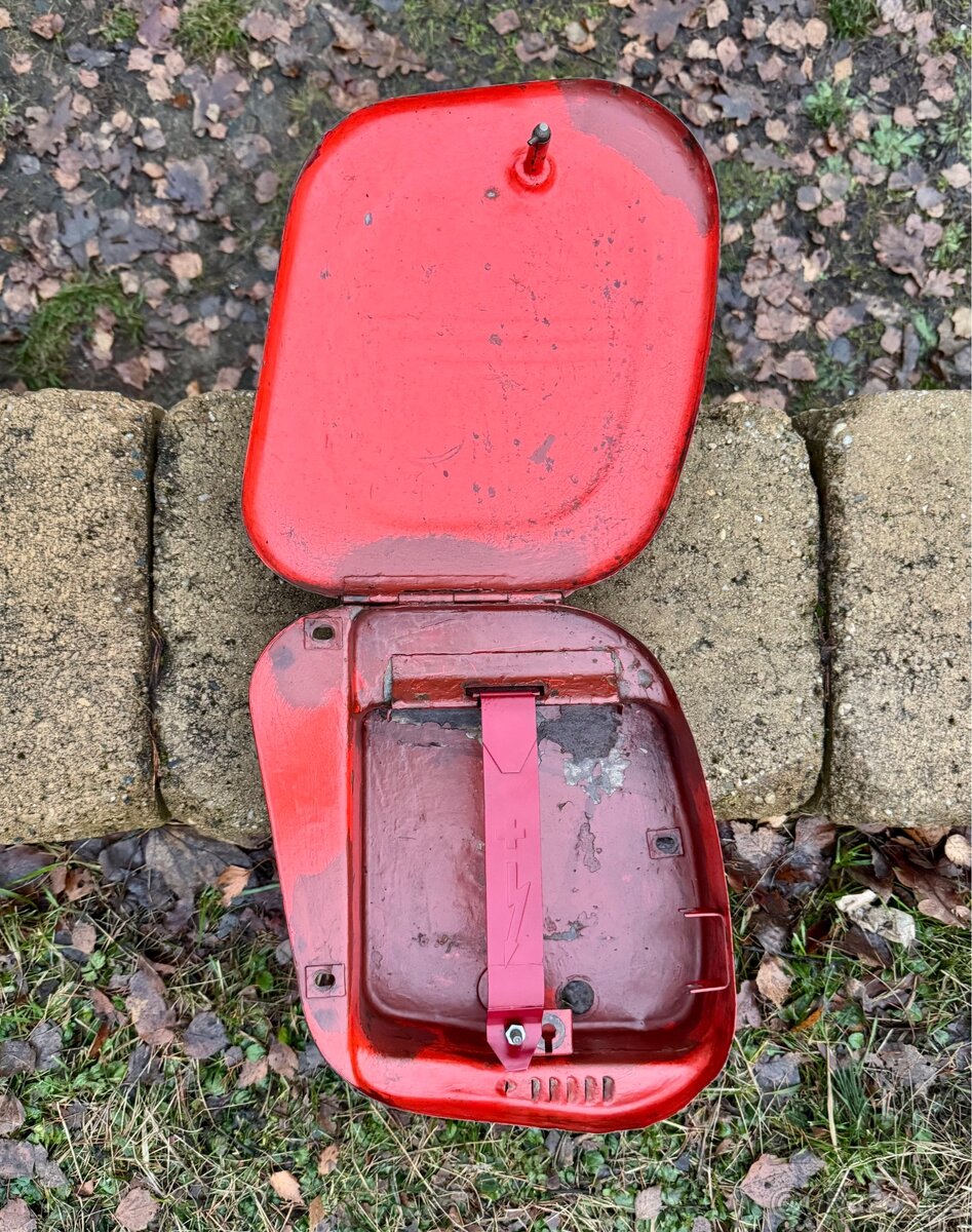 Jawa CZ kyvacka i pulbuben - kastlik baterie - 15