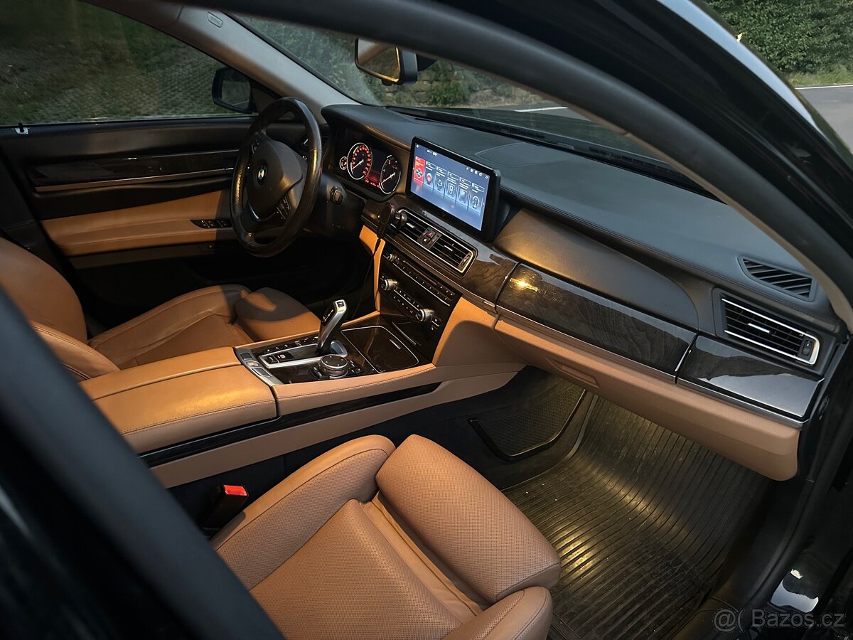 BMW 740 D XDRIVE 230kw, skvělá výbava - 15