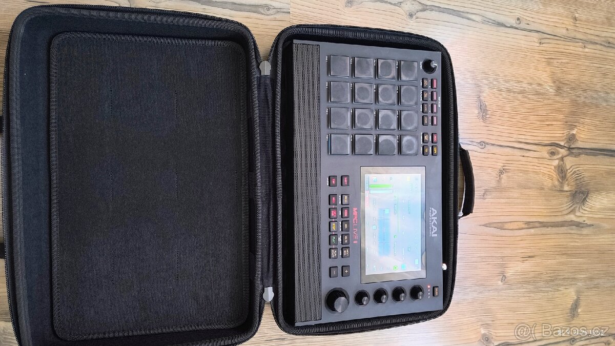 Akai MPC Live II – Beatclub Timbaland
- 15