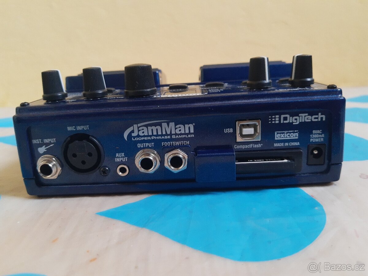 Squier Starcaster + efektor, looper, mikrofon, sluchátka. - 15