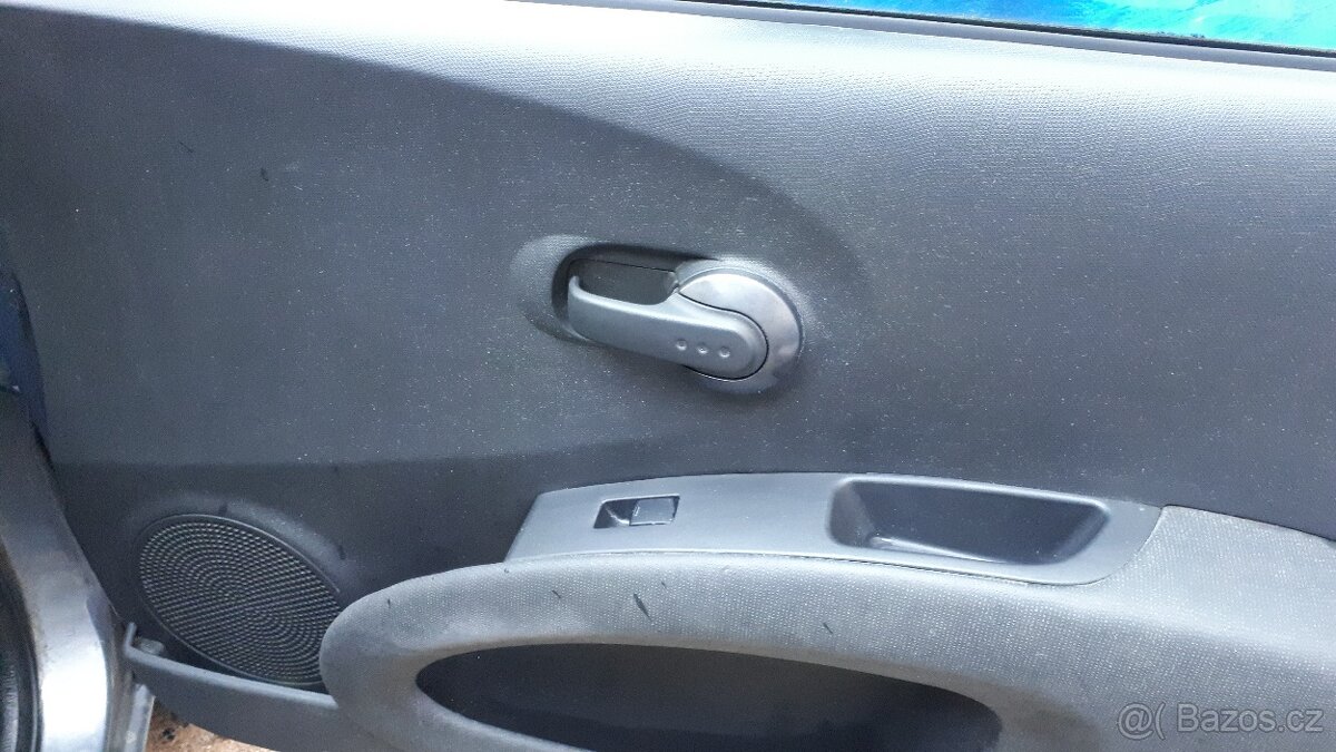 Nissan Micra 1.2i, clima, nová STK - 15