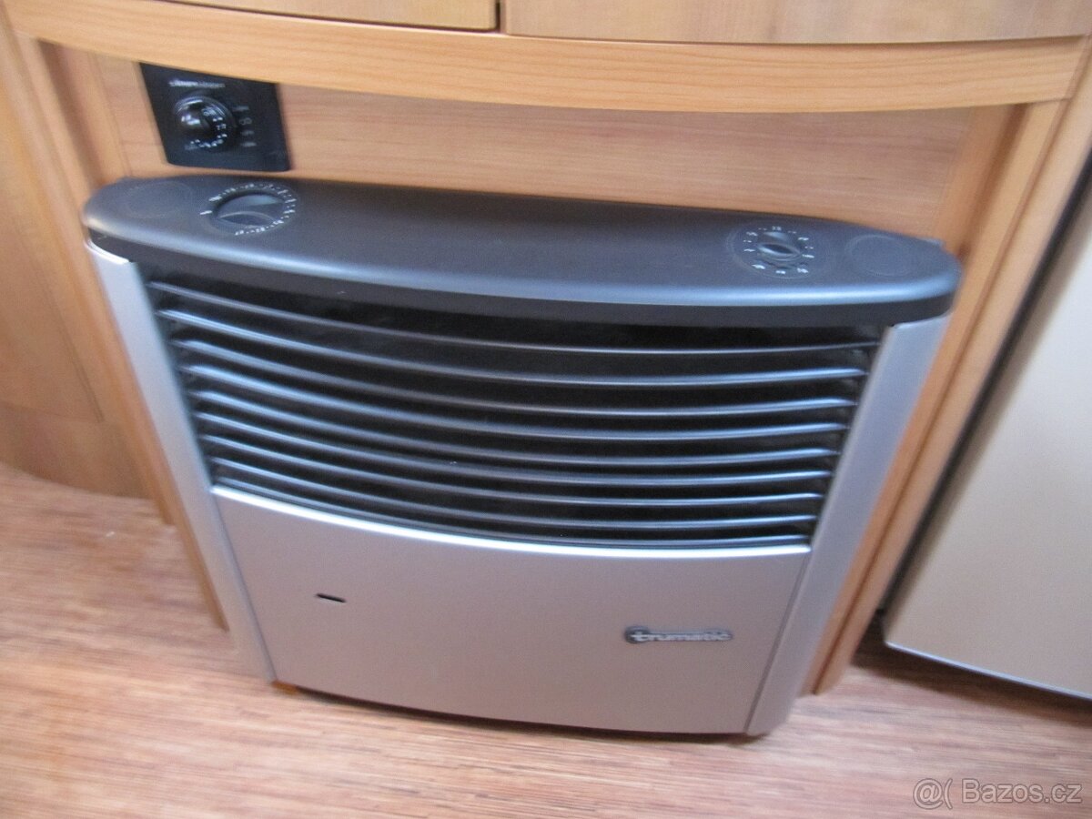 Prodám karavan Hobby 500 kmfe,r.v2009 + mover + markýza - 15