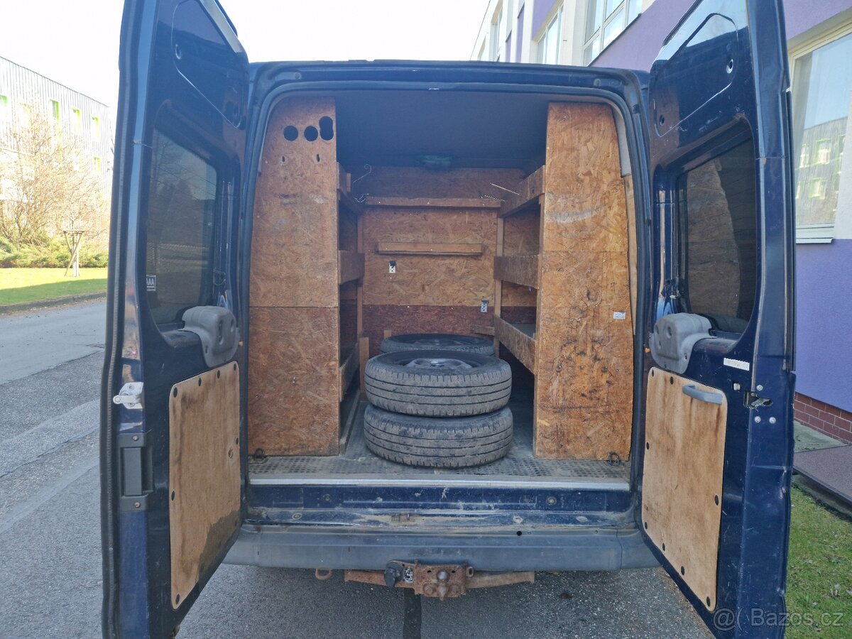 Ford Tranzit 350L 6 x místo, zadní nahon - 15