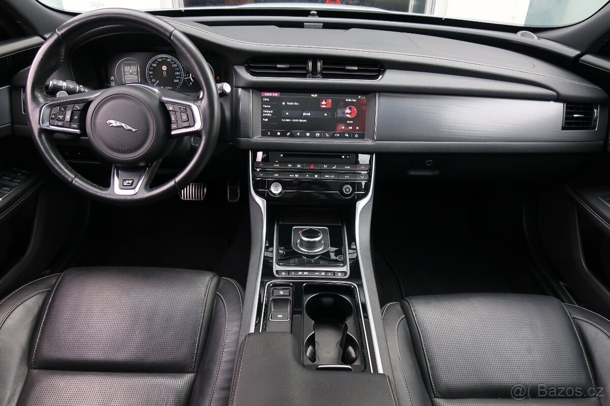 Jaguar XF Mk2 25d AWD - závada motoru - 15
