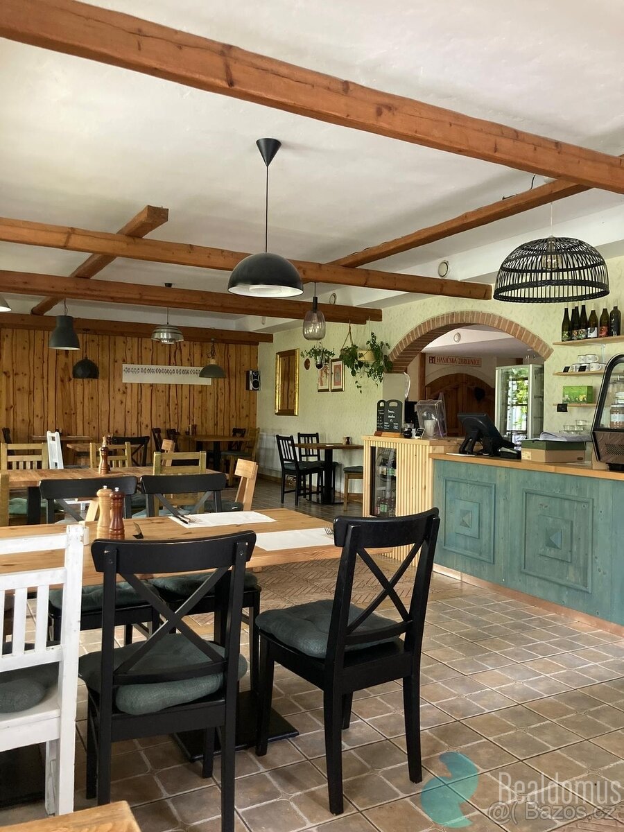 Pronájem, restaurace s ubytováním 150 m2 + 178 m2, Chvaletic - 15