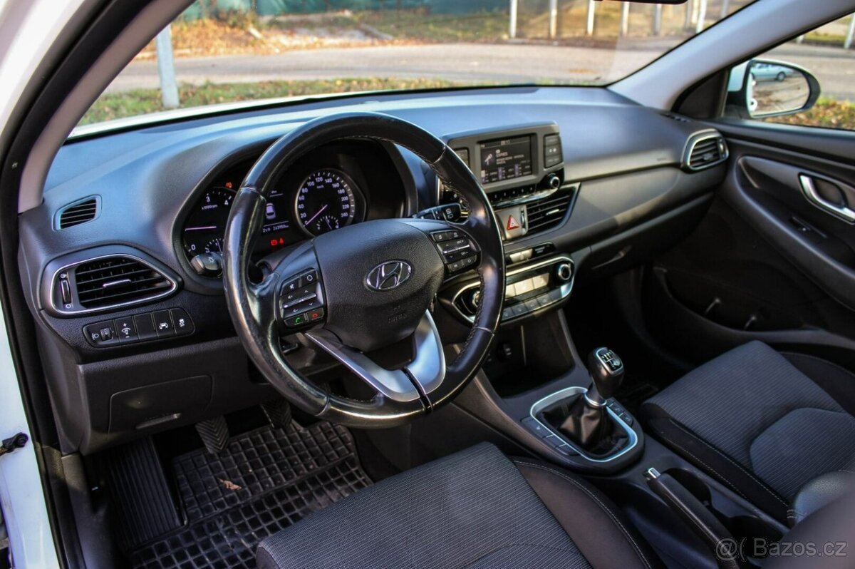 Hyundai i30 CW 1.6 CRDi 110 Family - 15